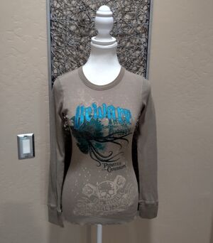 Pirates of the Caribbean Women's 'Beware' Long Sleeve Crewneck Olive Top